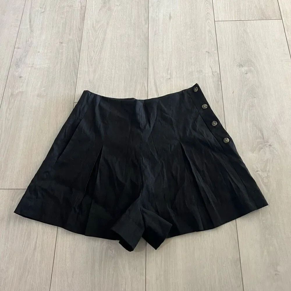 Vince Pleat Front Shorts In Black Linen Blend Size 8 Side Button